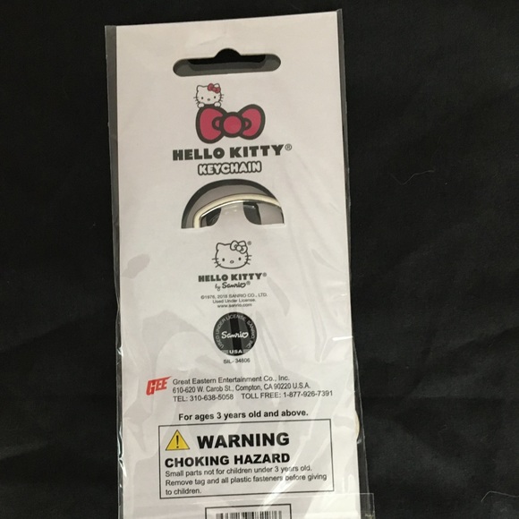 HELLO KITTY - TEA TIME HELLO KITTY ENAMEL METAL KEYCHAIN - Picture 2 of 2